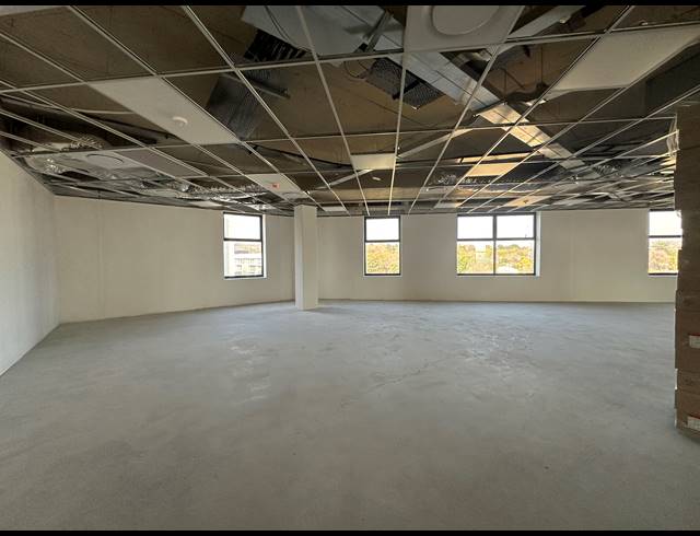 512M² OFFICE TO LET IN GLENADRIENNE